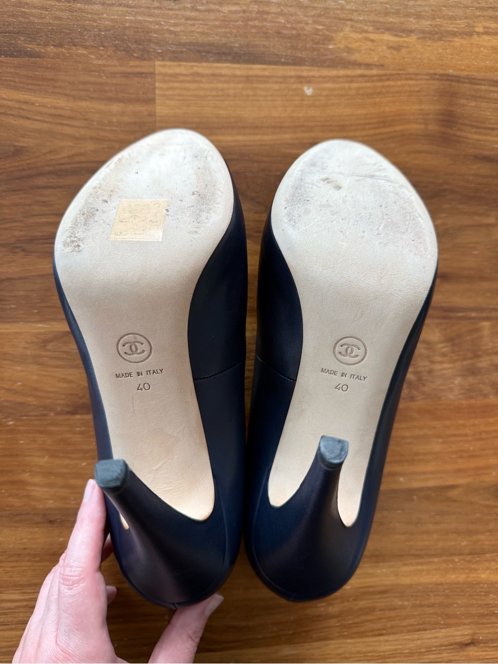 Chanel Blue/Black Leather CC Cap Toe Pumps - Size 40 - Picture 12 of 13